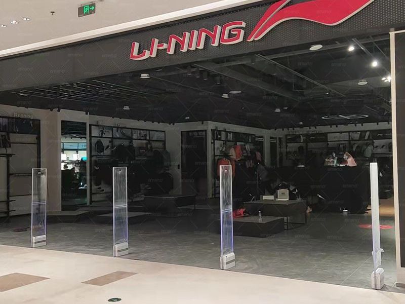 Značkový obchod Li Ning nainstaloval kubické akustické magnetické zařízení proti krádeži AM9800